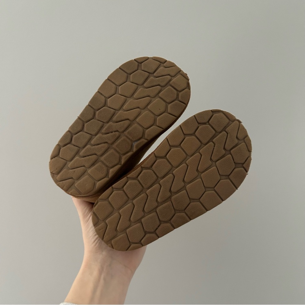 Baby Gap Cosy Boots - Picture 2 of 5
